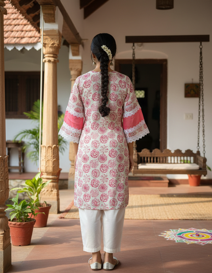 Elegant Pink Floral Print Cotton Kurta with Lace Detailing